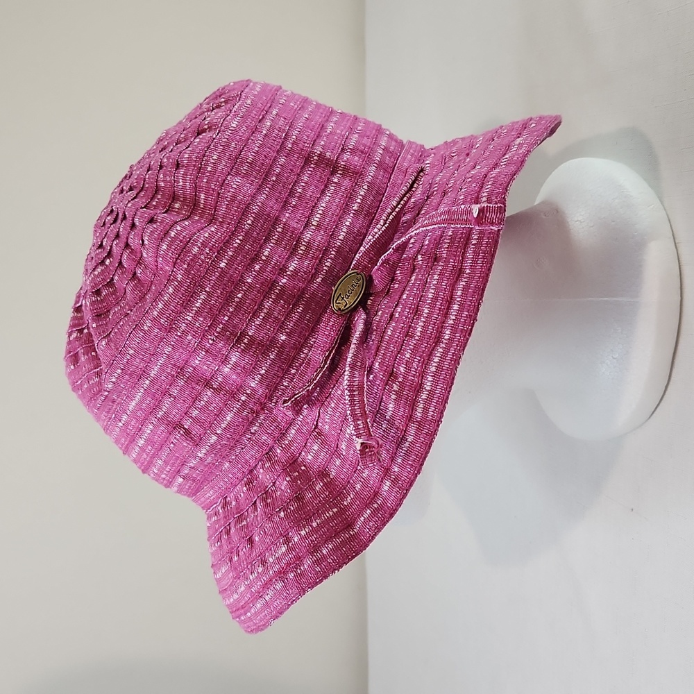 Facine pink textured bucket hat. Size OS adjustable